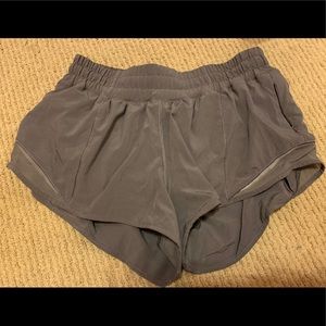 lululemon dark gray hotty hot short 2.5